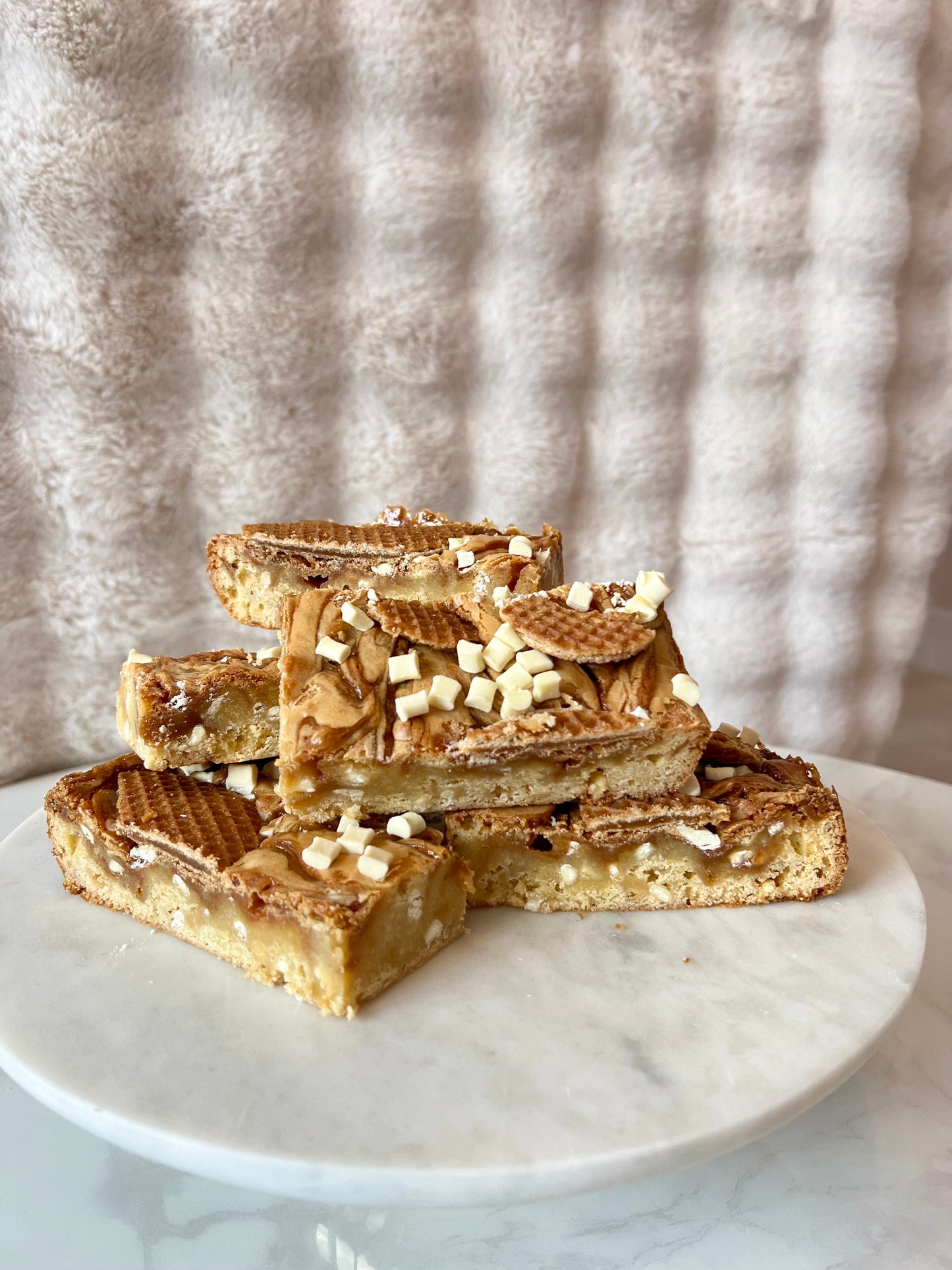 Caramel and stroopwaffle blondie