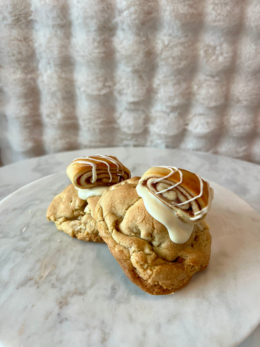 Cinnamon swirl stuffed cookie